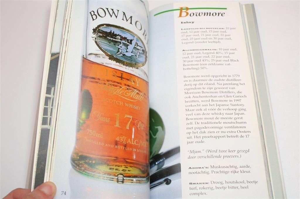 Single Malt & Blended Whisky — Schotse Whisky Gids, Boeken, Ophalen of Verzenden, Gelezen, Italië