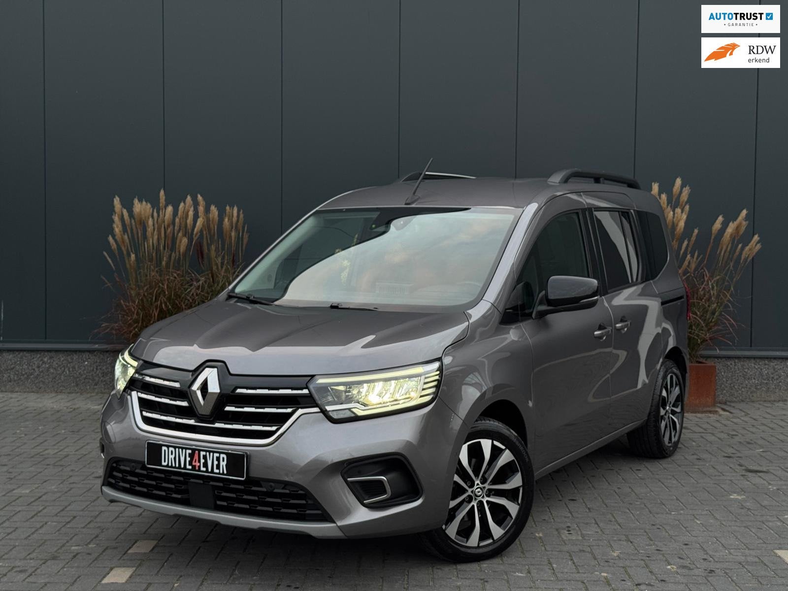 Renault Kangoo 1.3 TCe Aut New model CLIMATE|NAVI|CAMERA|CR, Auto's, Dealer onderhouden, Gebruikt, Zwart, Met garantie (alle)