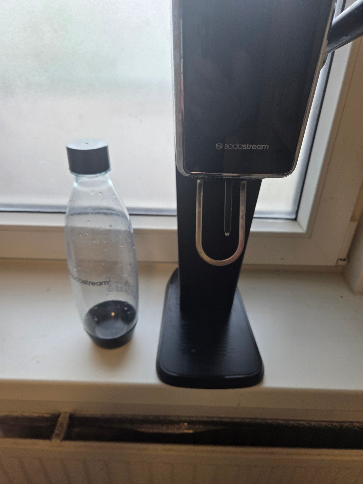 Sodastream bruiswaterapparaat met fles, Witgoed en Apparatuur, Ophalen of Verzenden, Zo goed als nieuw