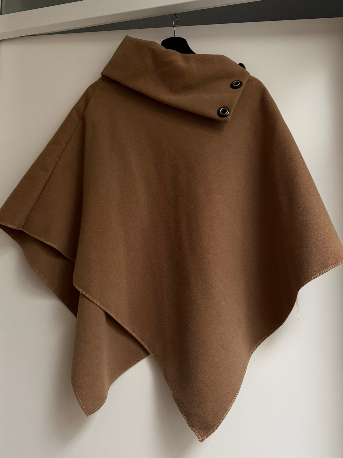 Bruine Poncho, Ophalen of Verzenden, Nieuw, Bruin, Boven de knie