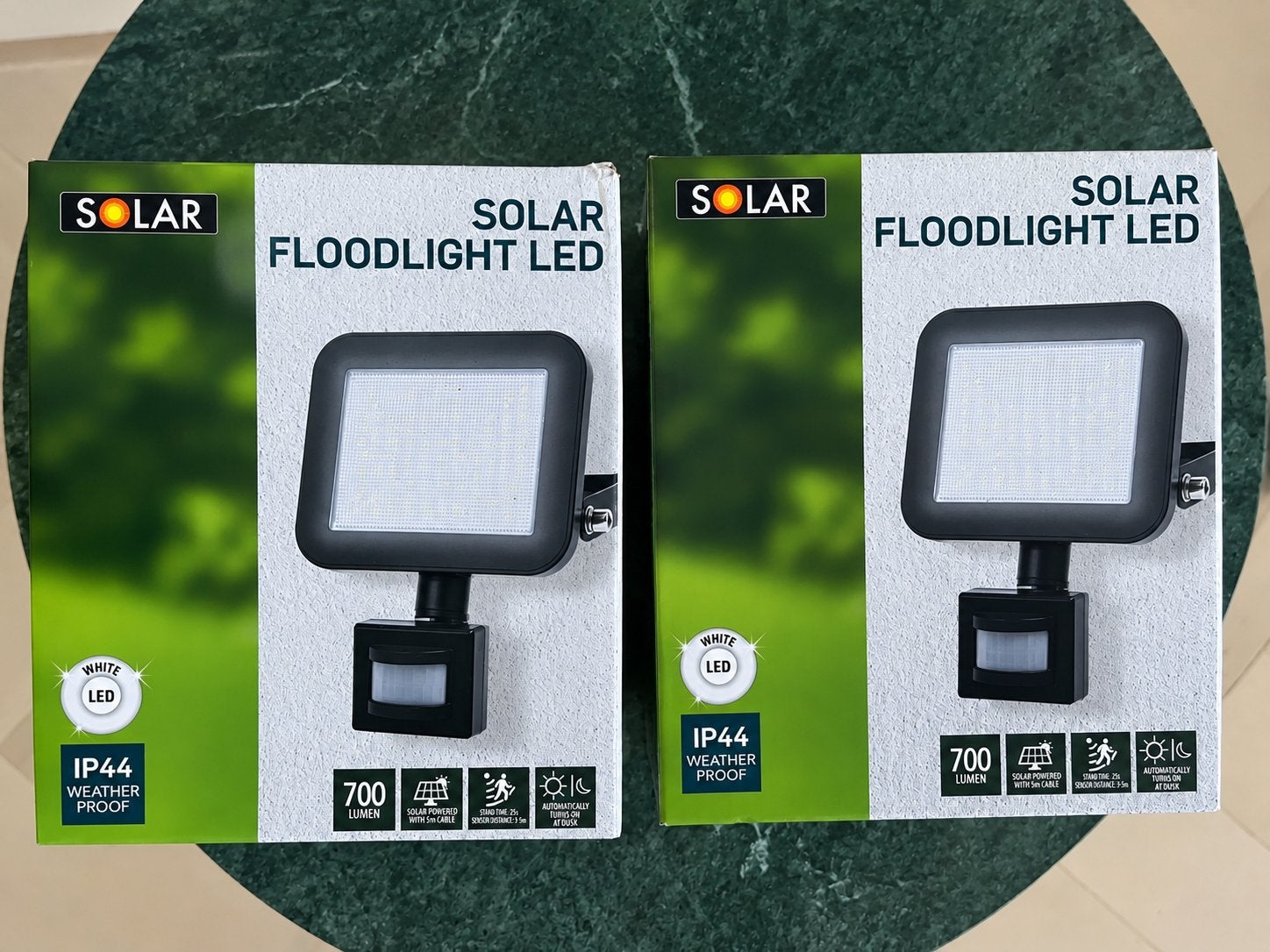 Nieuwe Solar LED Floodlight met sensor voor buiten, Tuin en Terras, Zonne-energie, Overige typen, Nieuw, Ophalen of Verzenden