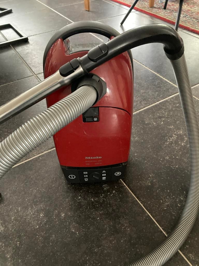 Miele Electronic 1800, Gebruikt, Stofzuiger, 1600 tot 2000 watt, Ophalen