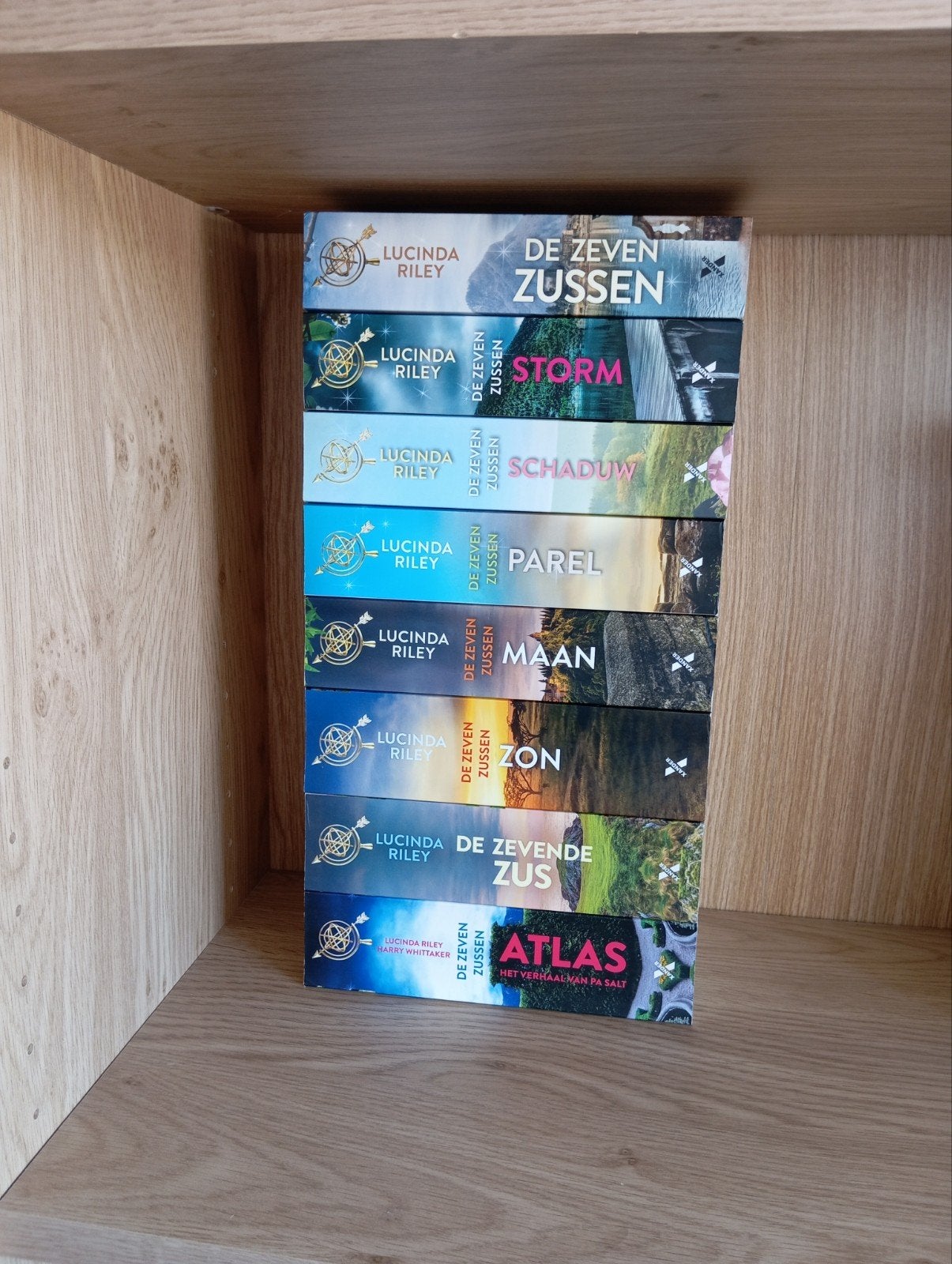 De Zeven Zussen complete serie Lucinda Riley boeken compleet, Boeken, Ophalen of Verzenden, Zo goed als nieuw, Lucinda Riley, Nederland