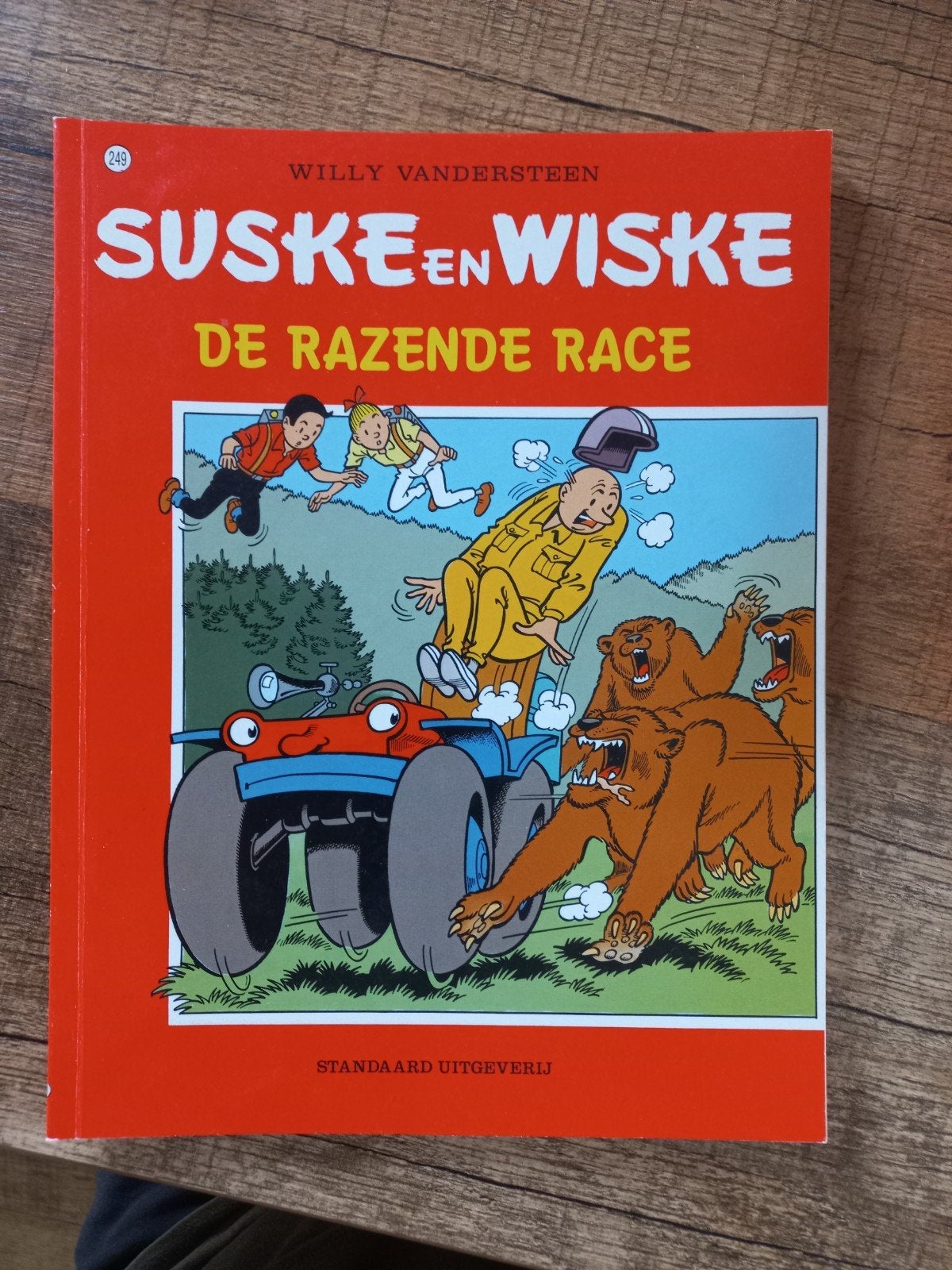 Willy Vandersteen - De razende race, Gelezen, Willy Vandersteen, Eén stripboek, Ophalen of Verzenden