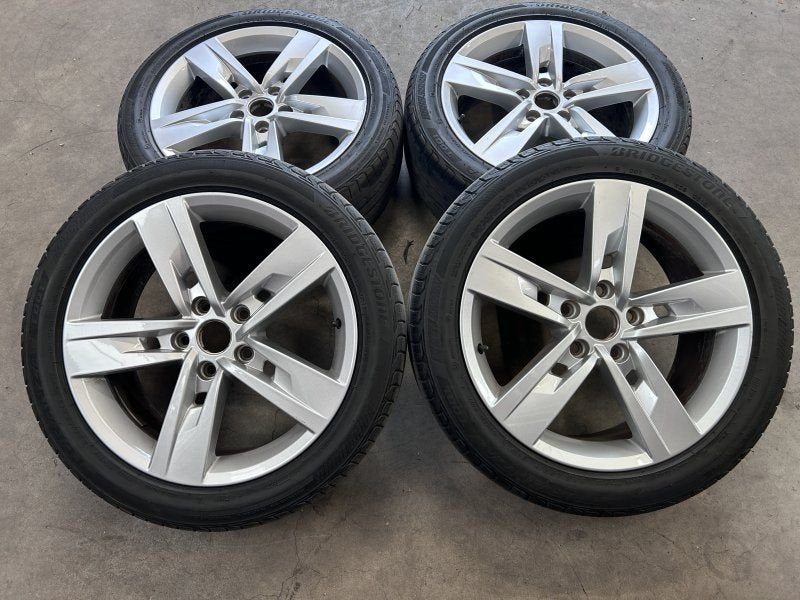 17 inch originele velgen + zomerbanden Seat Leon, Gebruikt, -, -, Banden en Velgen
