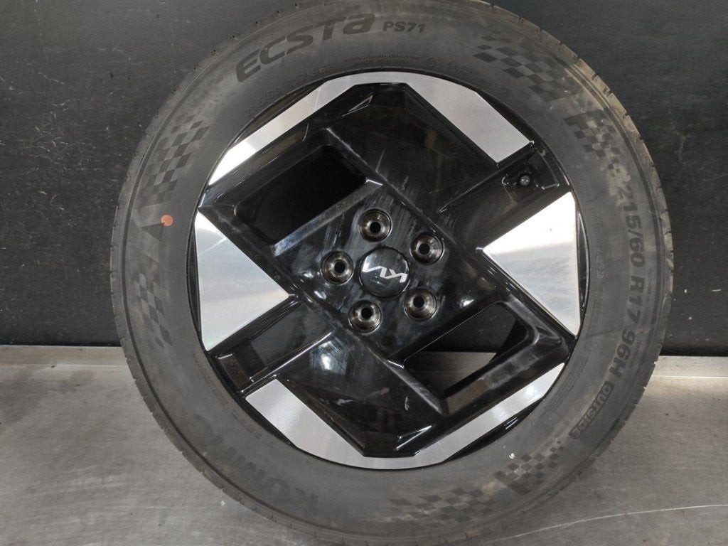 Velg + band Kia EV3 (215-60-R17), Banden en Velgen, 17 inch, Personenwagen, Gebruikt