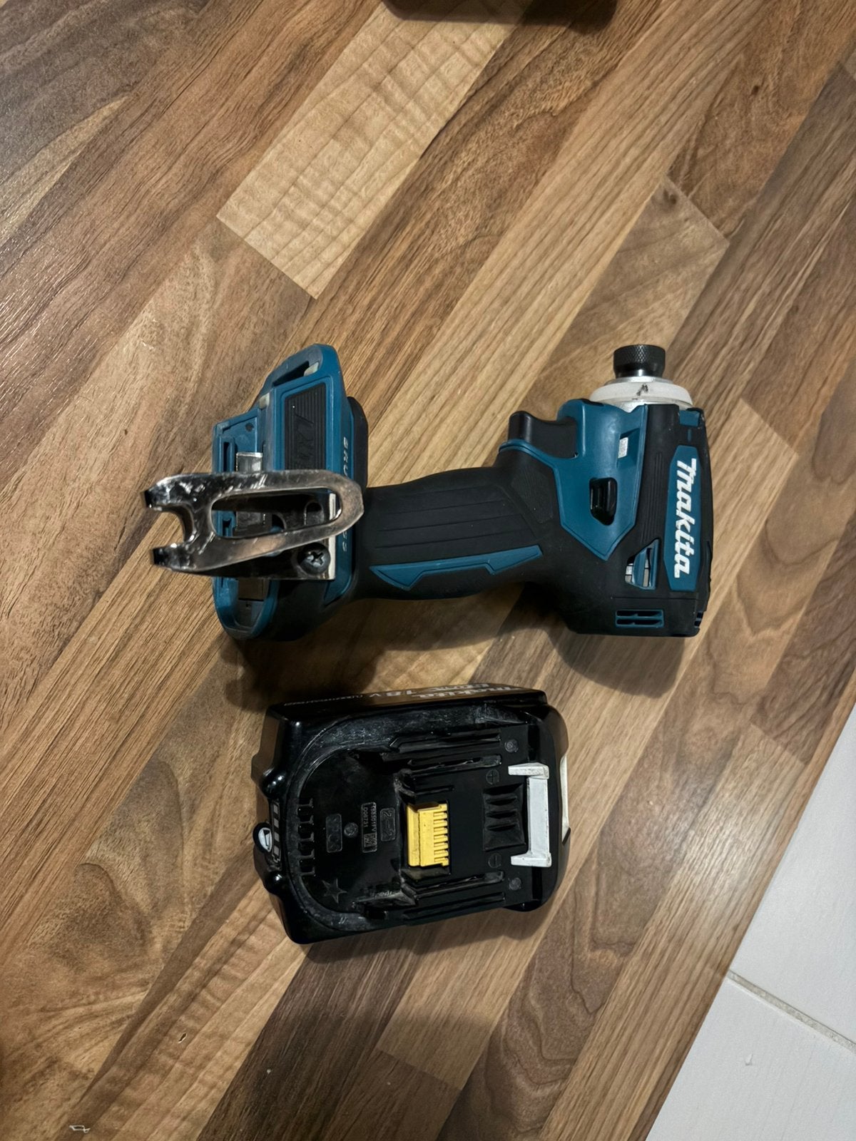 Makita DTD172 Slagschroevendraaier 18V + 5.0Ah Accu BL1850B, Doe-het-zelf en Verbouw, Gereedschap | Boormachines, Ophalen of Verzenden