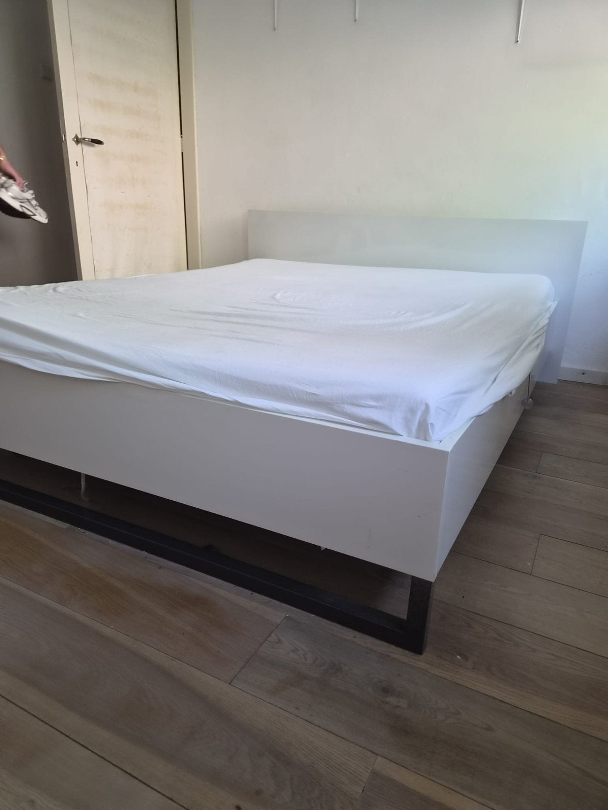 Tweepersoonsbed 160x200 met metalen bedbodem, Ophalen, Wit, Tweepersoons, Zo goed als nieuw