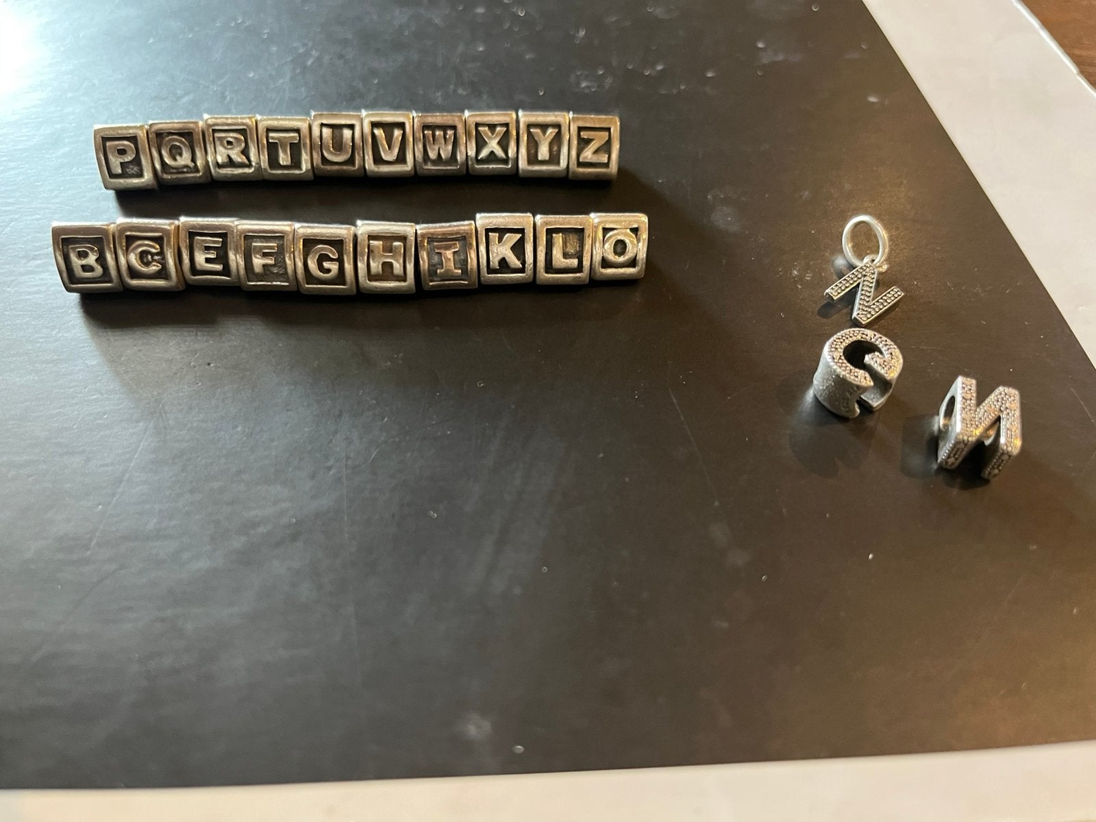 Pandora letter bedels, Ophalen of Verzenden, Zo goed als nieuw, Zilver, Pandora