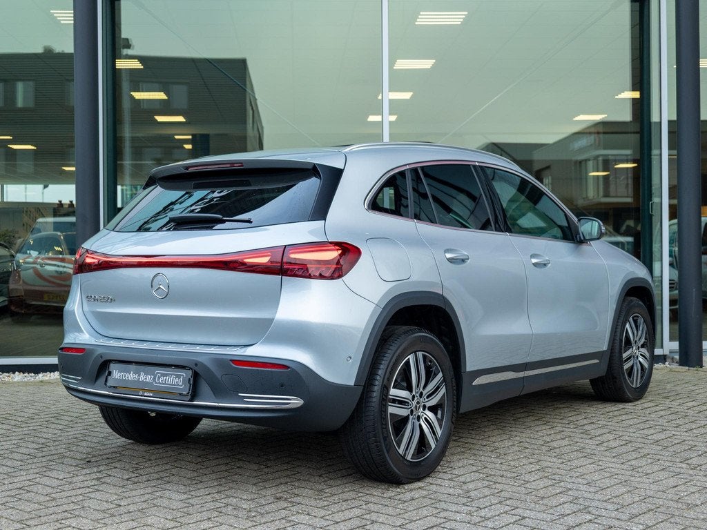 Mercedes-Benz EQA 250+ Business Line Panorama dak, Auto's, Mercedes-Benz, 550 km, Zwart, 435 min, Origineel Nederlands
