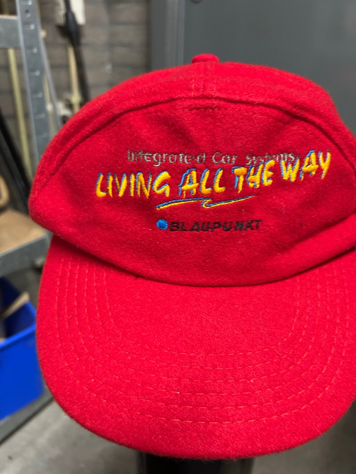 Vintage Blaupunkt 'Living All The Way' Pet - Rood, Kleding | Heren, Hoeden en Petten, Ophalen of Verzenden, Zo goed als nieuw