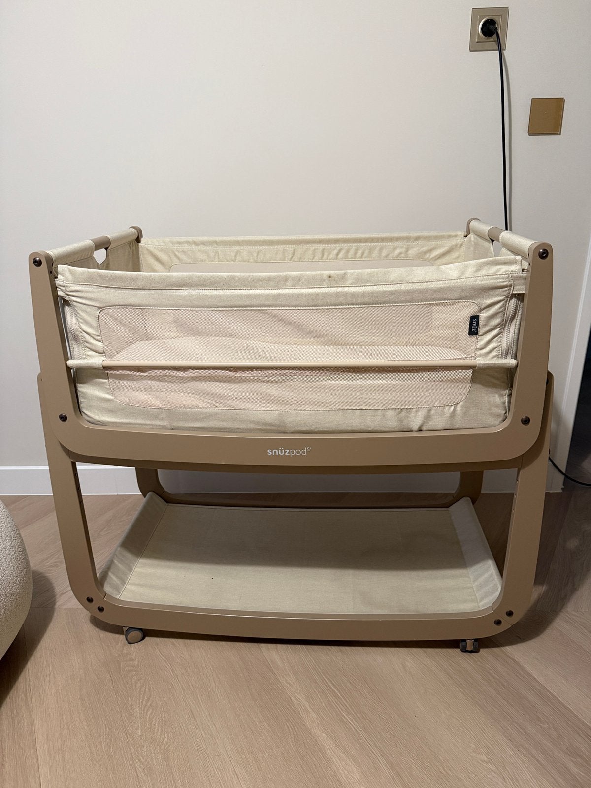 Snuzpod 5 - Co sleeper - Mocha, Kinderen en Baby's, Babywiegjes en Ledikanten, Ophalen, Zo goed als nieuw, Wieg