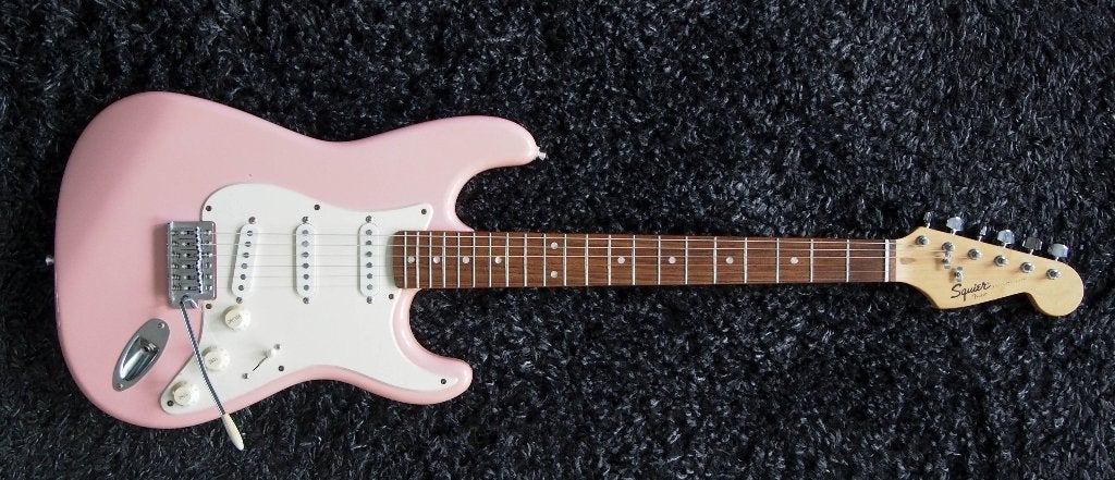 Squier Bullet Stratocaster 2008 Alnico II pickups, Ophalen of Verzenden, Zo goed als nieuw, Solid body, Fender