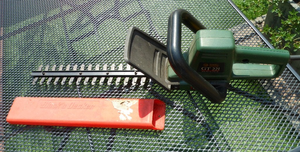 Heggeschaar Black en Decker GT-221 bladlengte 40 cm, Ophalen, Gebruikt, Elektrisch, Black&dekker