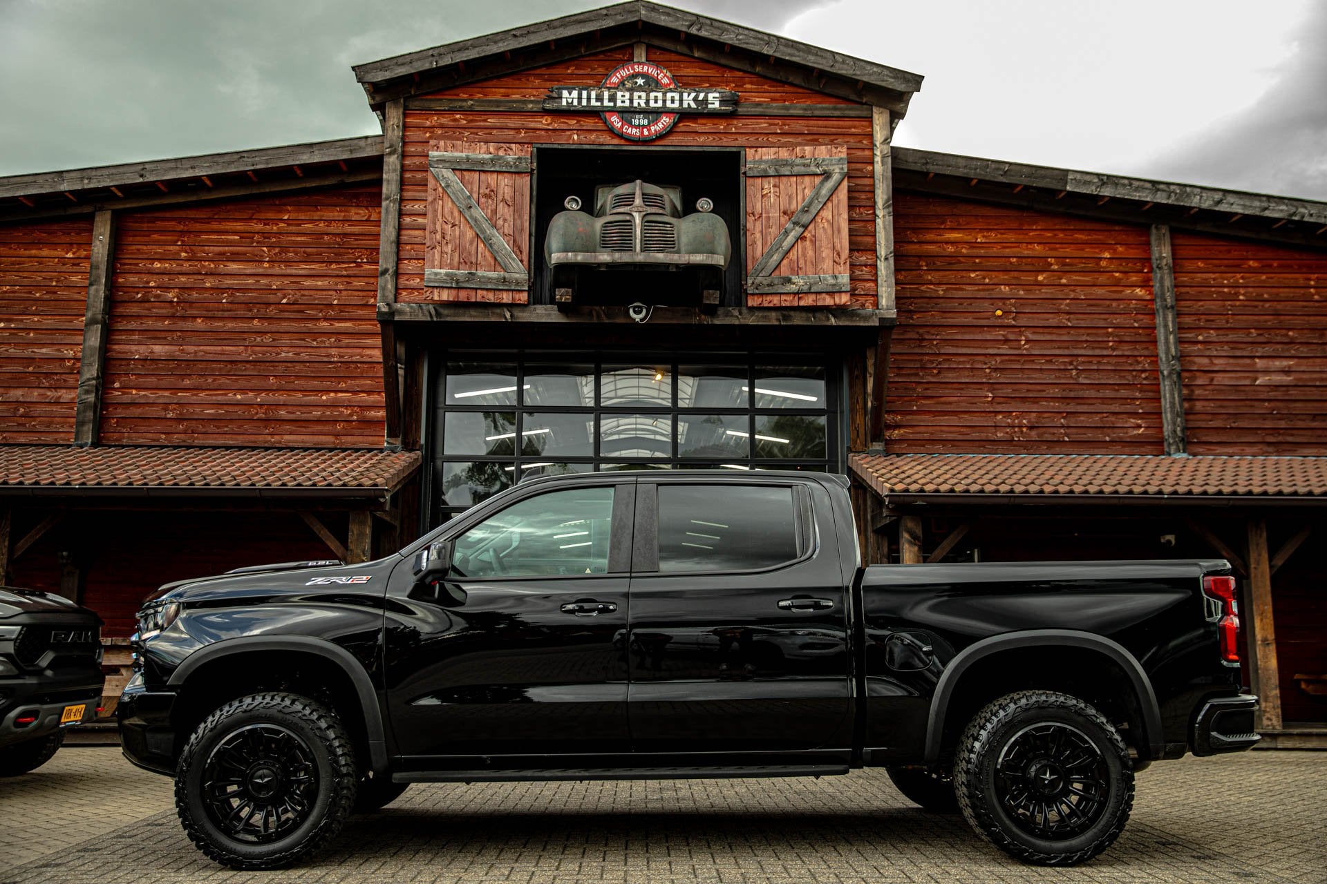 Chevrolet Silverado ZR2 6.2 V8 | XD velgen | black pakket |, Automaat, Automatische klimaatregeling, 4 stoelen, Zwart