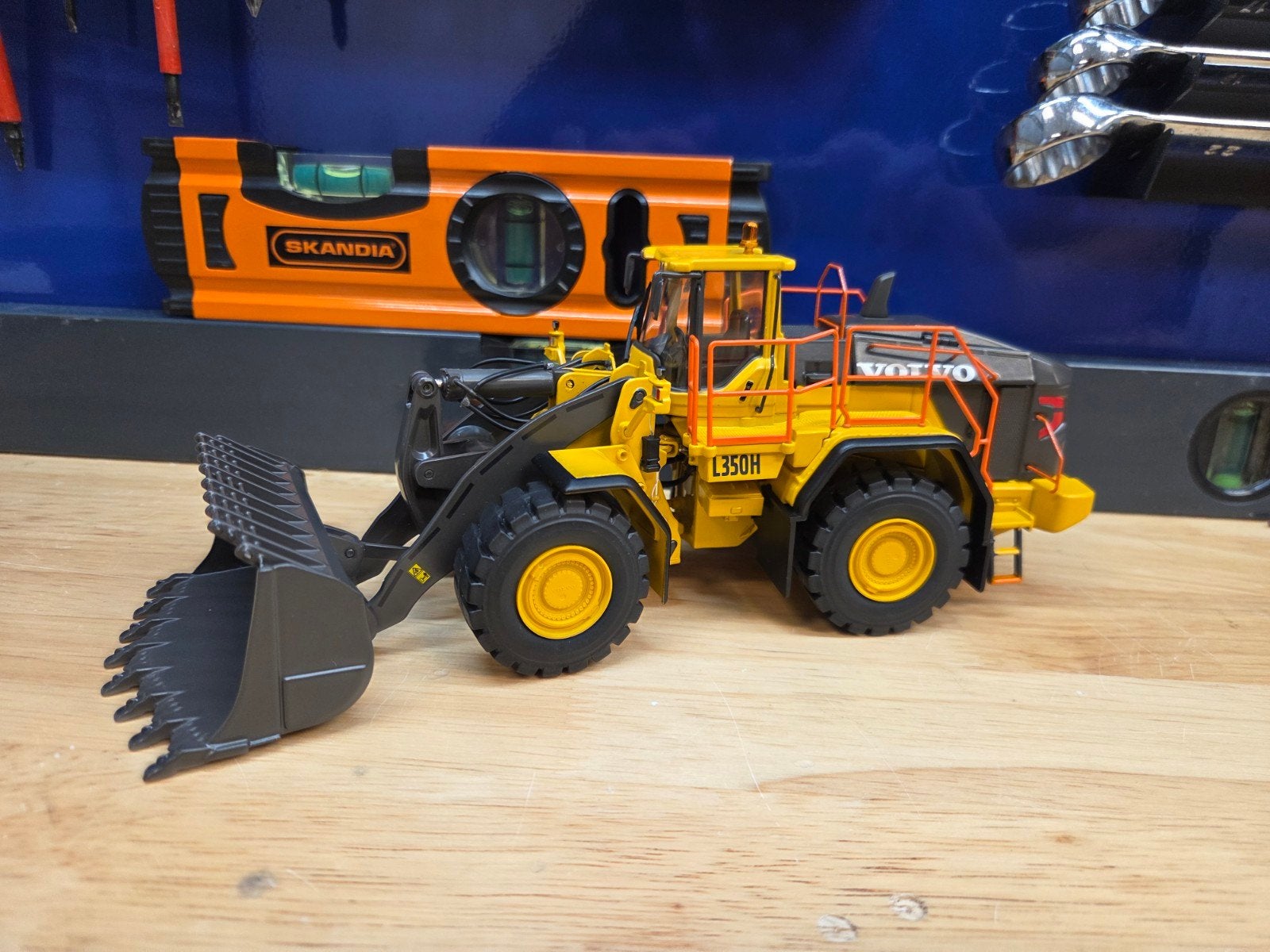 Volvo Shovel L350H 1:50 Motorart - Gedetailleerd Model, Hobby en Vrije tijd, Ophalen of Verzenden, Nieuw, Hijskraan, Tractor of Landbouw
