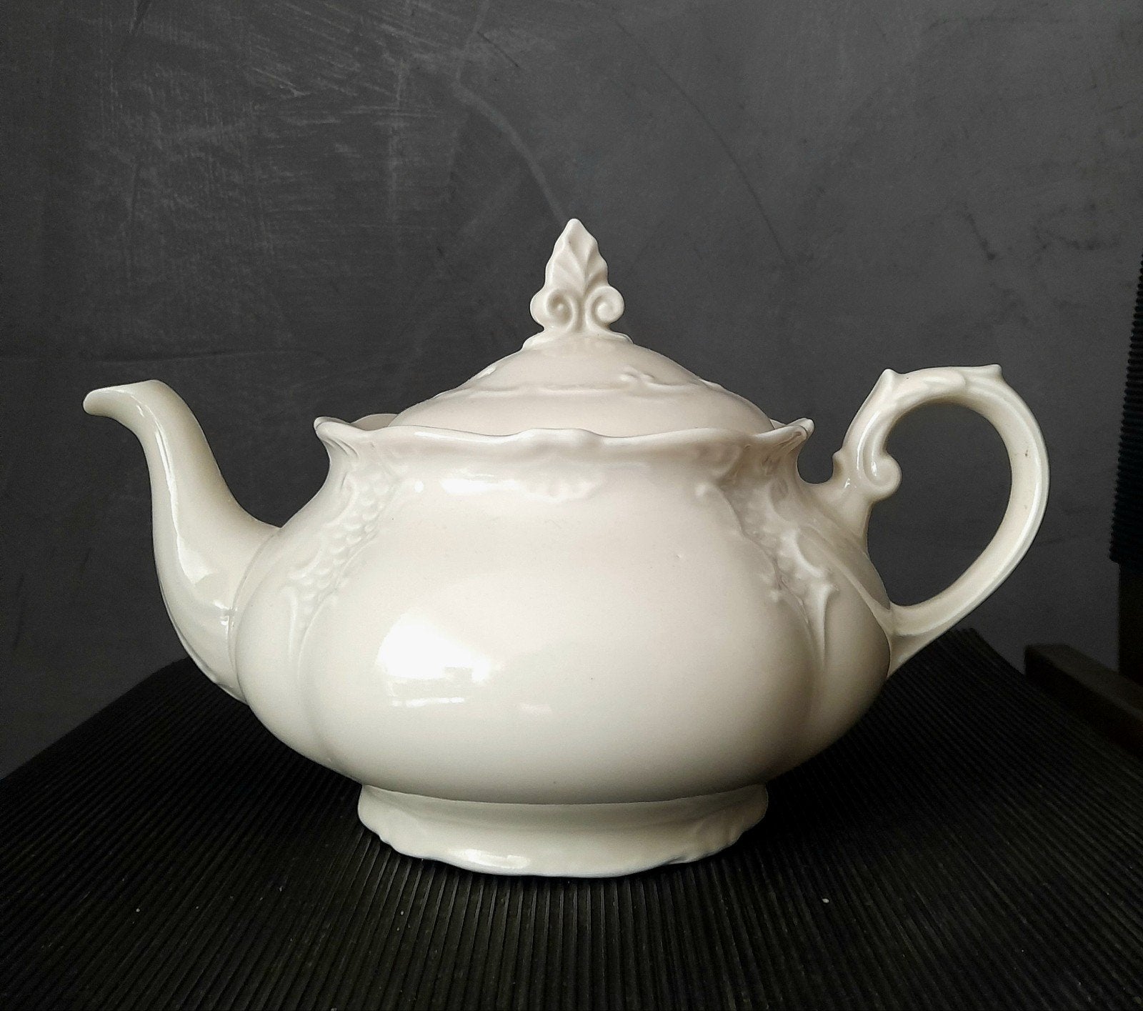Zeldzame weelderige Mosa theepot barbotine 40'ger jaren zgst, Antiek en Kunst, Antiek | Servies los, Ophalen of Verzenden