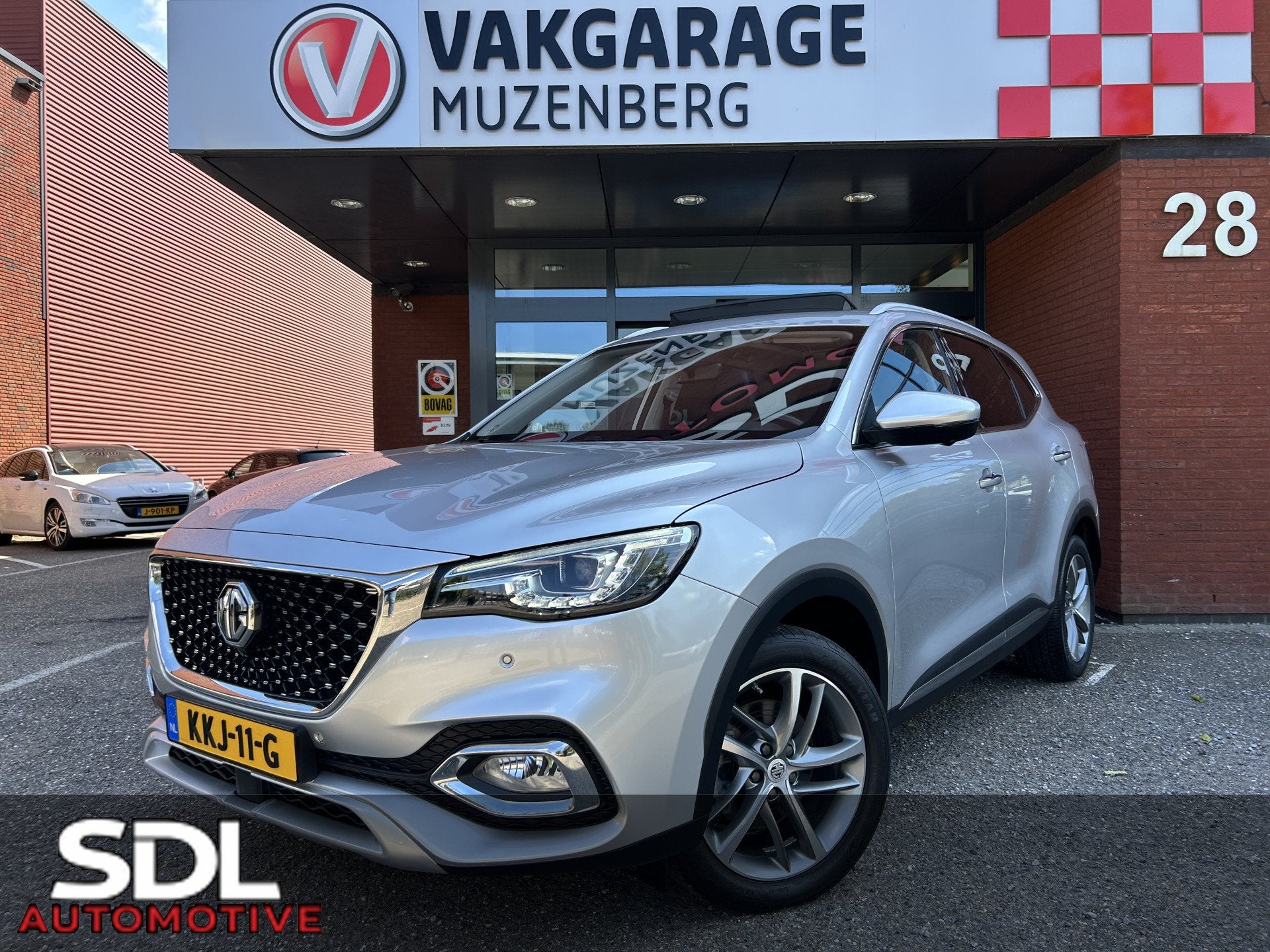 MG EHS 1.5 TGDI Luxury // SCHUIF-KANTELDAK // 360 CAMERA //, Auto's, MG, Gebruikt, Zwart, 4 cilinders, Bedrijf