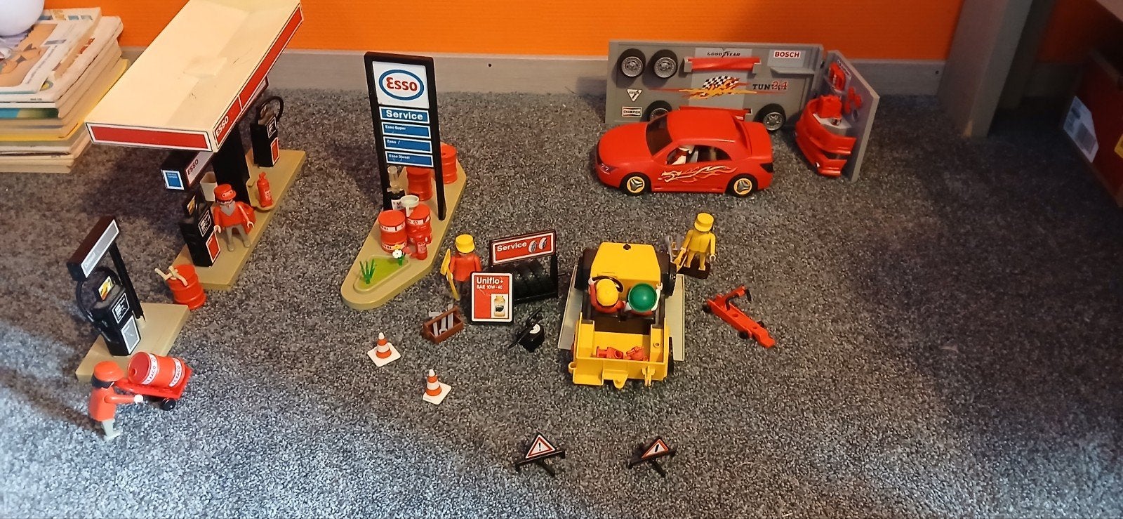 Playmobil garage, tankstation, poppetjes, 2 auto's + extra's, Ophalen, Complete set, Overige typen