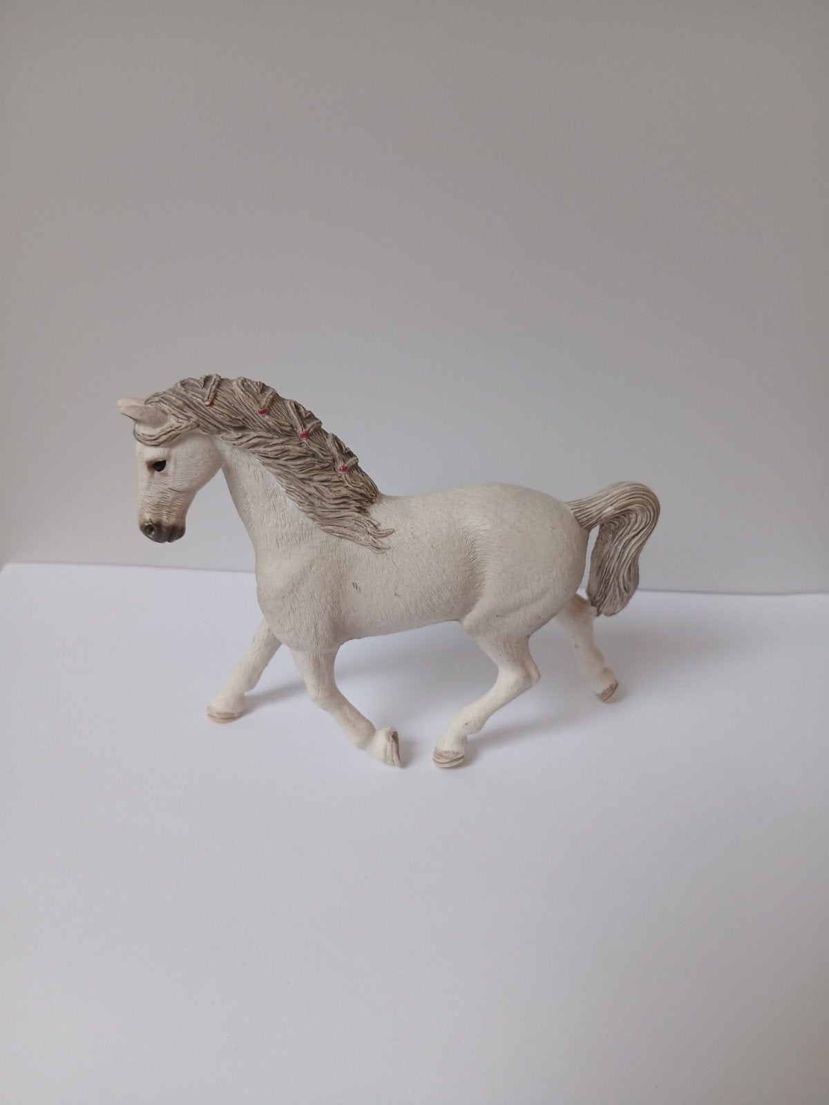 Schleich Paard - Wit met gevlochten manen, Ophalen of Verzenden, Zo goed als nieuw, Jongen of Meisje