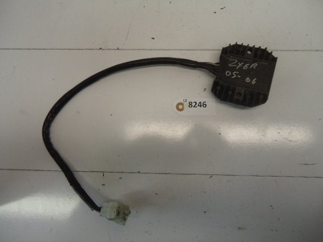 ZX6R 2005 - 2006 Kawasaki Spanningsregelaar D1-30963