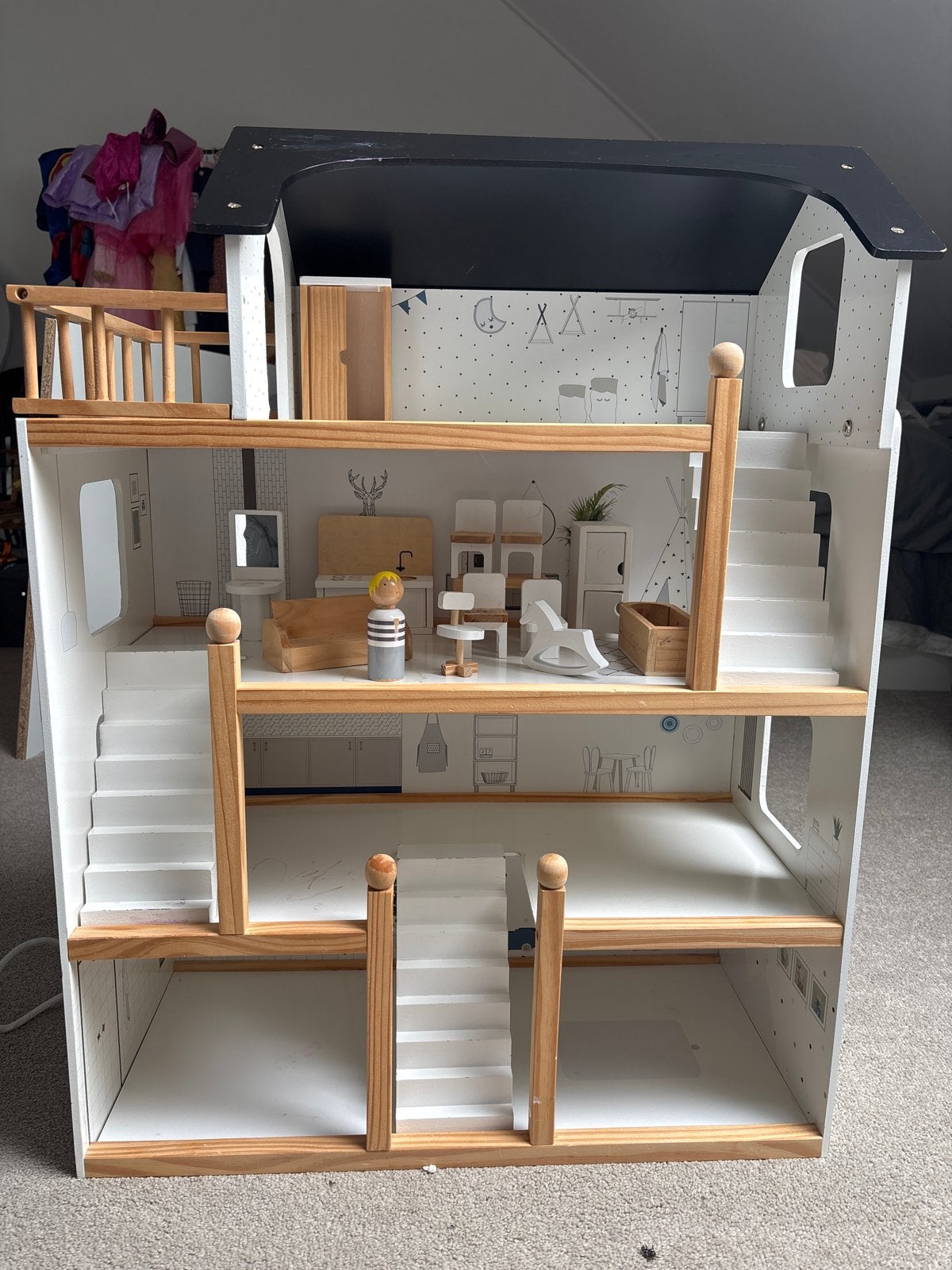 Groot Houten Poppenhuis met Meubels, Ophalen of Verzenden, Gebruikt, Jongen of Meisje