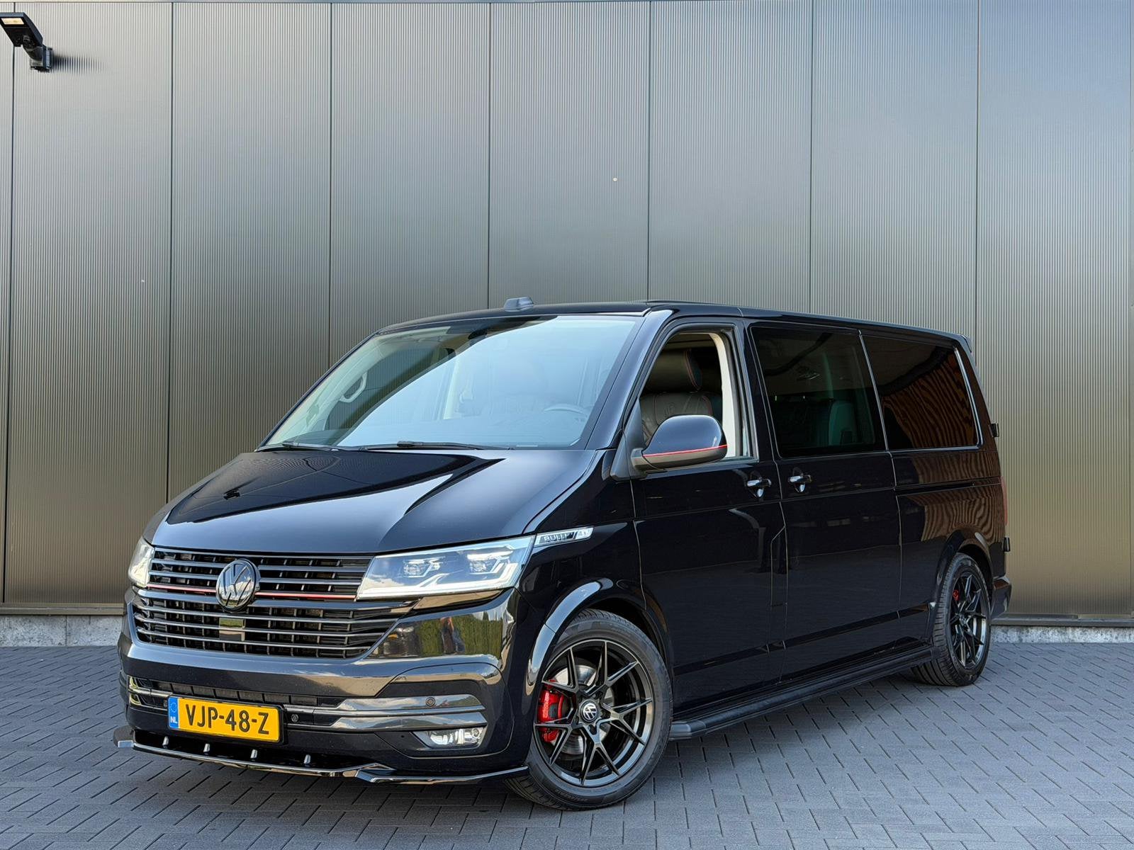 Volkswagen Transporter 2.0 TDI 150PK DSG L2H1 Dubbele Cabine, 4 cilinders, Volkswagen, 2500 kg, Zwart