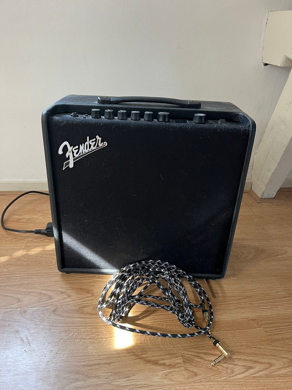 Fender Mustang LT50 (Versterker), Muziek en Instrumenten, Versterkers | Bas en Gitaar, Ophalen, Zo goed als nieuw, Gitaar, 50 tot 100 watt