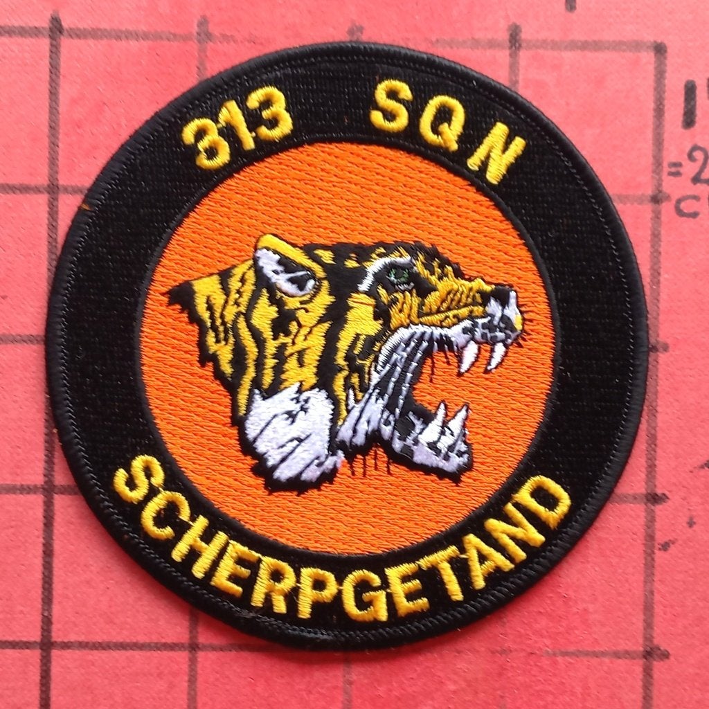 KLU PATCH EMBLEEM 313 SQUADRON DEMO TEAM VERSIE, ORANJE, Verzamelen, Ophalen of Verzenden, Nieuw, Patch, Badge of Embleem
