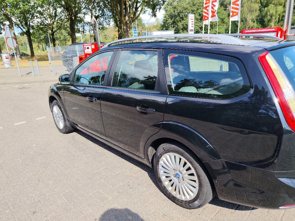 Ford Focus 1.8 92KW Wagon 2010 Zwart, 125 pk, 4 cilinders, Zwart, Particulier