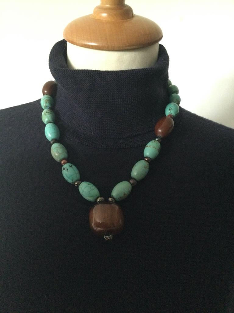 EM HISTORY BEADS handgemaakte ketting met bruine hanger 48cm, Blauw, Nieuw, Ophalen of Verzenden, Overige materialen