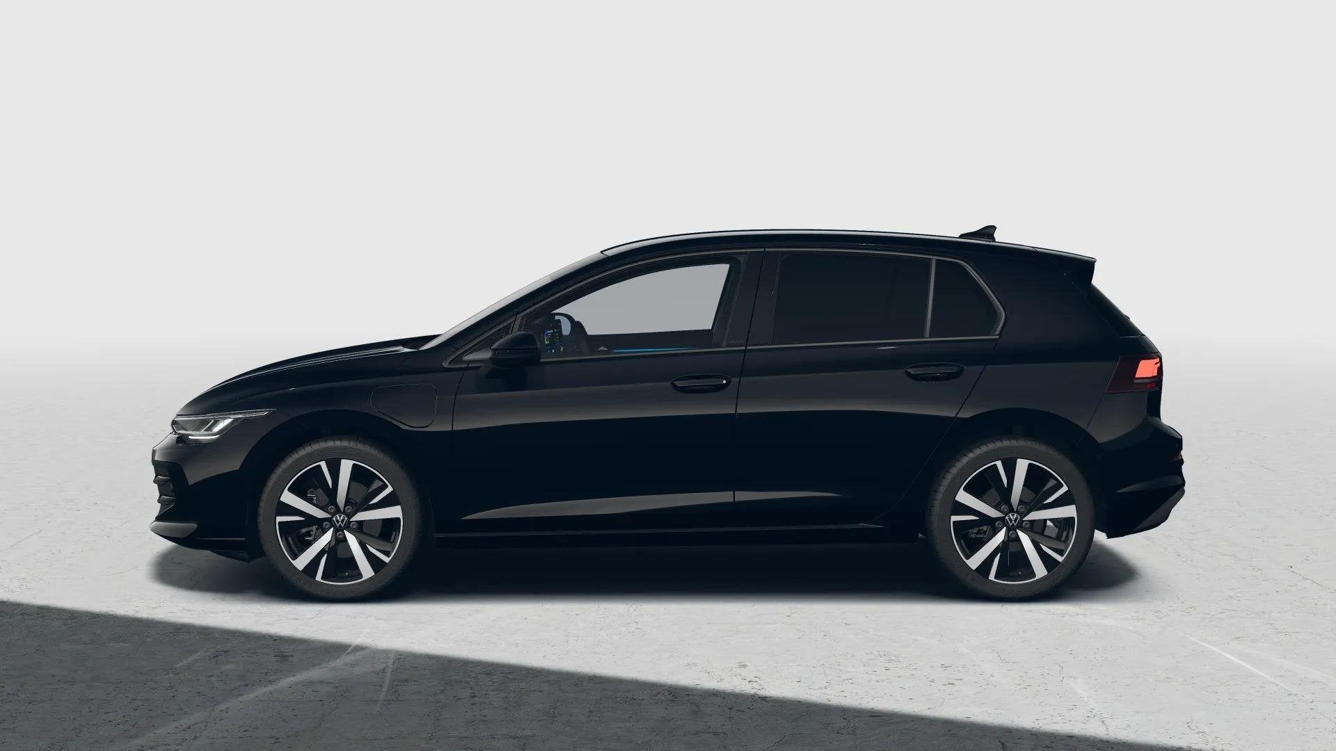 Volkswagen Golf 1.5 eHybrid 204pk Life Edition | Trekhaak We, Auto's, 12 maanden, 1498 cc, 4 cilinders, 150 min