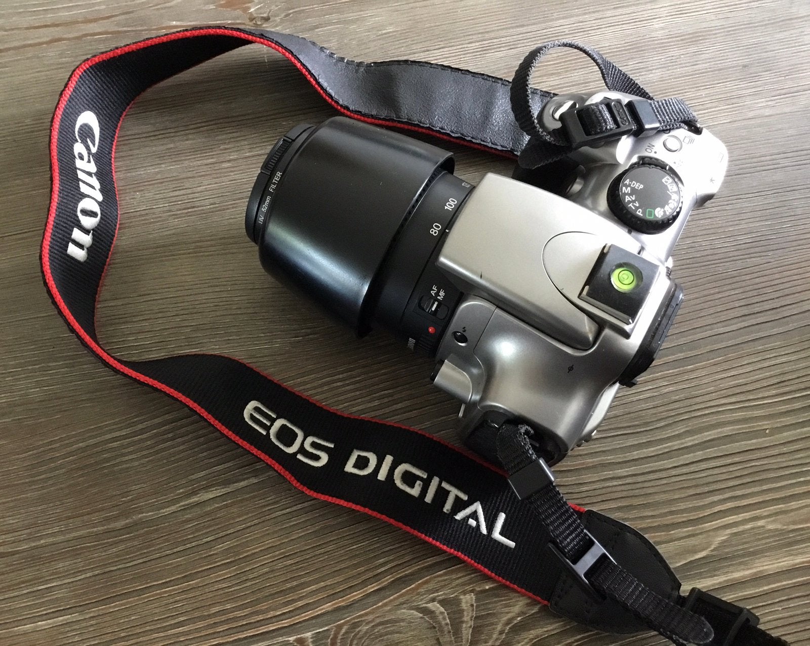 Canon DS6041, met extra lenzen, batterijen, camera(rug)tas, Gebruikt, Canon, Ophalen of Verzenden, 4 t/m 7 keer