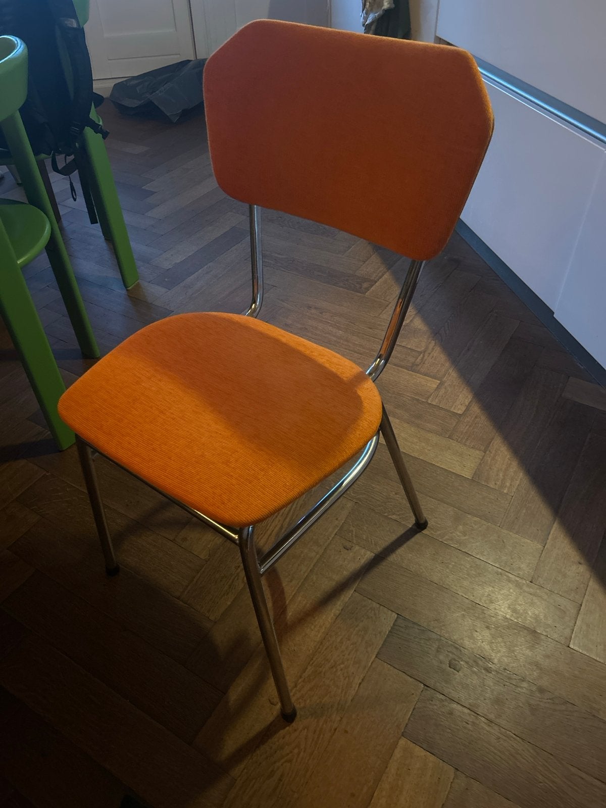 Vintage stoelen set van 4 met oranje ribstof, Ophalen, Gebruikt, Overige kleuren, Vier