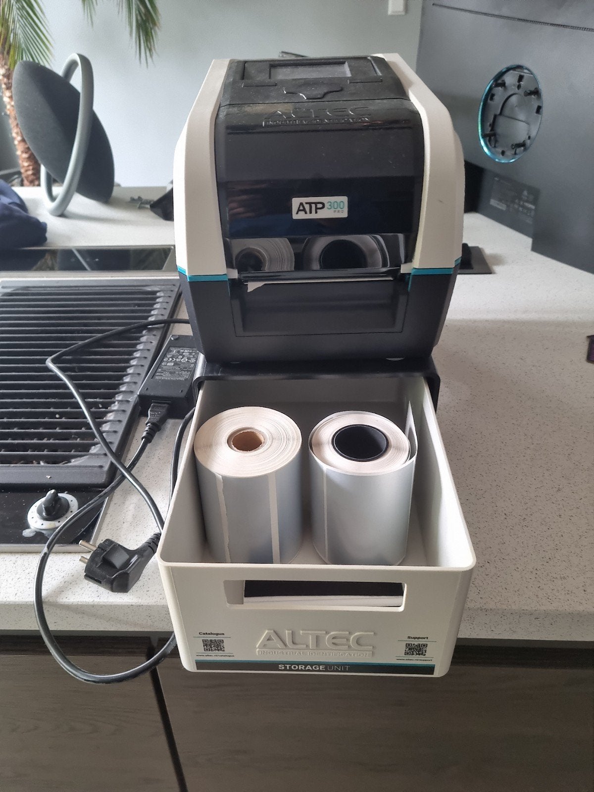 Zo goed als nieuwe labelmachine met 1,5 rol stickers, Ophalen, Zo goed als nieuw, Etiket, ATP 300
