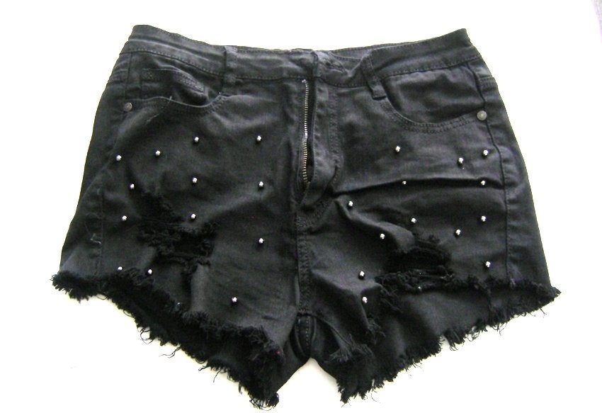 studs shorts hotpants gescheurd gothic punk rock post apoc, Maat 38/40 (M), Kort, Verzenden, Zo goed als nieuw