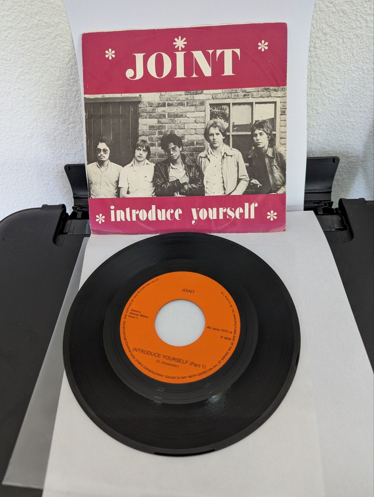Joint - Introduce Yourself ( vinyl single Nederbeat), Ophalen of Verzenden, Gebruikt, Pop