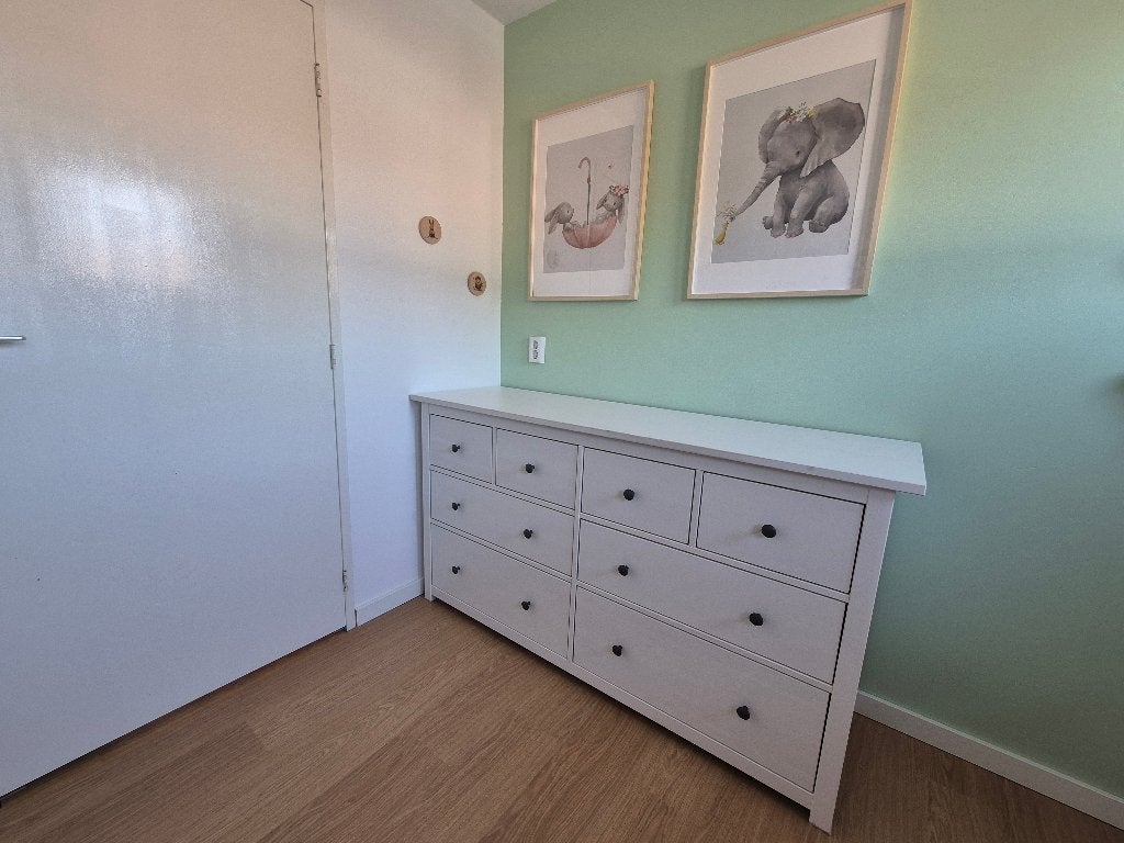 Hemnes ladekast, Ophalen, 150 tot 200 cm, Zo goed als nieuw, Met lade(s)