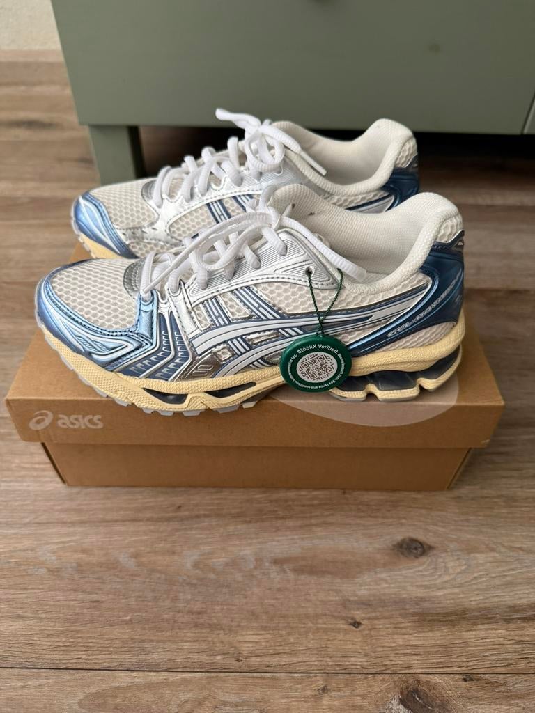 Nieuw: Asics Gel-Kayano 14, cream metallic blue, 37, Blauw, Nieuw, Ophalen of Verzenden, Sneakers of Gympen