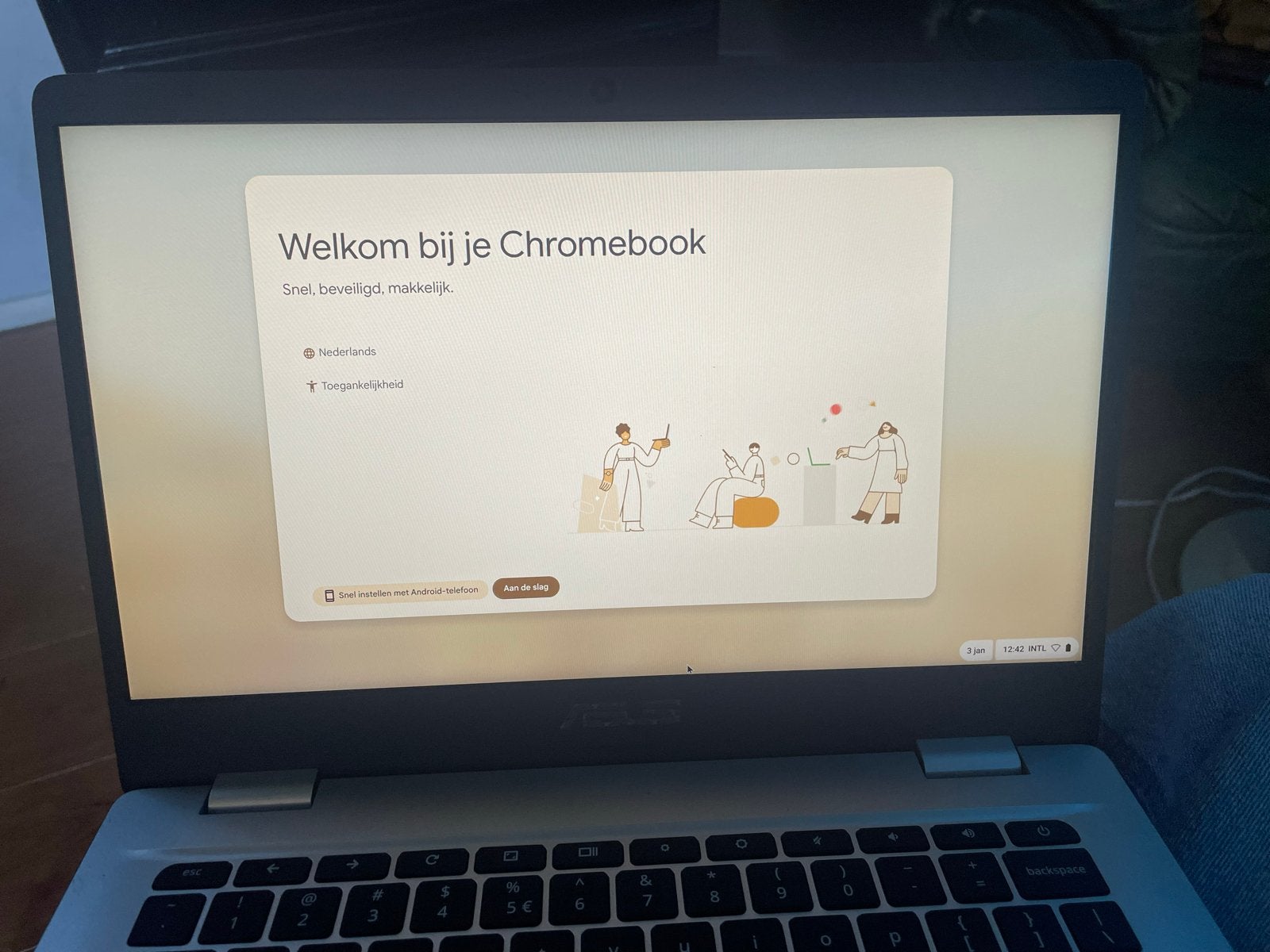 ASUS Chromebook Flip C214 - Zo goed als nieuw, Ophalen, 4 GB of minder, Qwerty, Zo goed als nieuw
