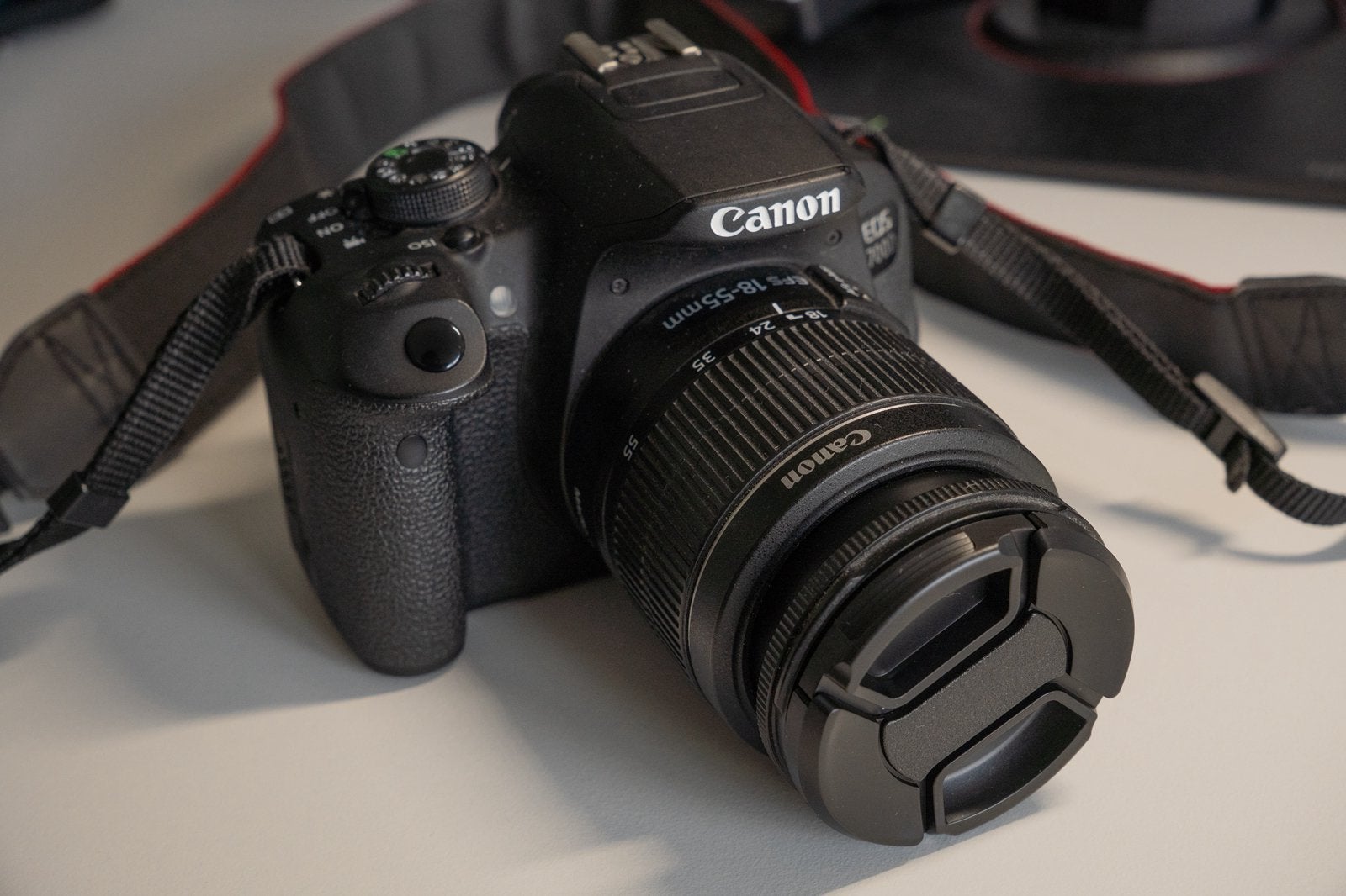 Canon EOS 700D + 18-55mm lens, Ophalen, Zo goed als nieuw, Canon, Geen optische zoom