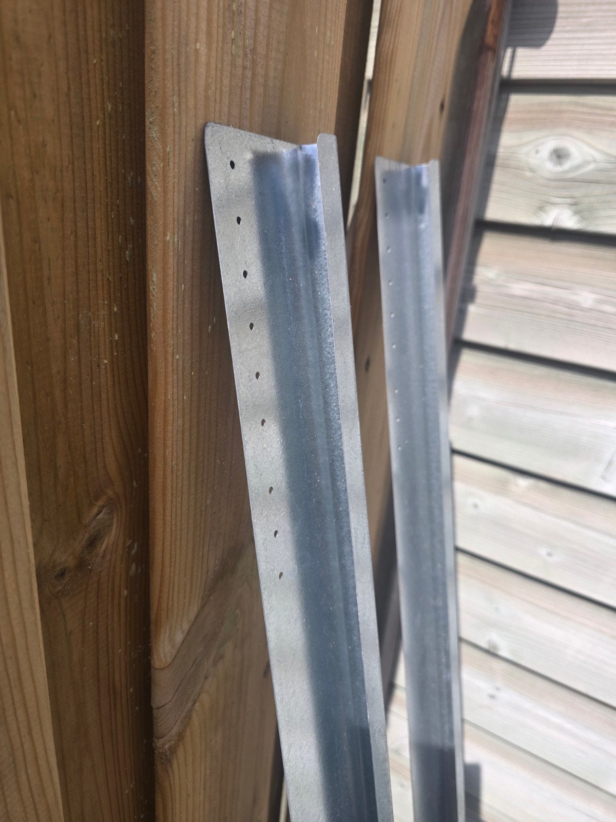 Metalen paalhouders 152 x 7.6 cm  (2 stuks), Tuin en Terras, Ophalen of Verzenden, Nieuw, 180 tot 250 cm, Palen