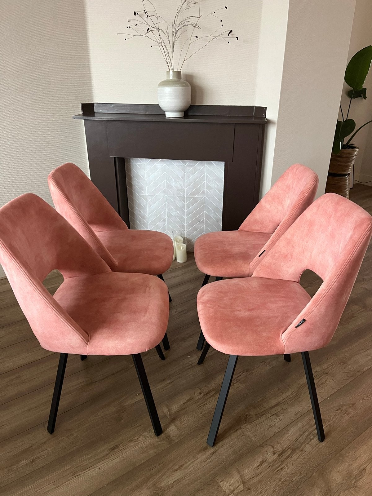 4 roze eetkamerstoelen van Haco, zeer goede staat., Overige kleuren, Ophalen of Verzenden, Zo goed als nieuw, Vier