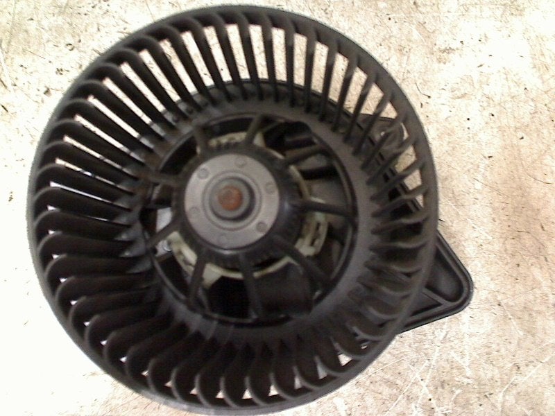 Kachel Ventilatormotor Opel Vivaro 2010 N100827N, Gebruikt, Bahnhofsplatz, Rüsselsheim am Main 65423, , Duitsland, Opel, Opel Automobile GmbH