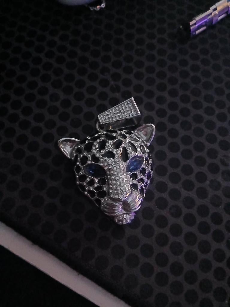 Panter hanger met strass en blauwe ogen, Overige materialen, Gebruikt, Ophalen of Verzenden, Zilver
