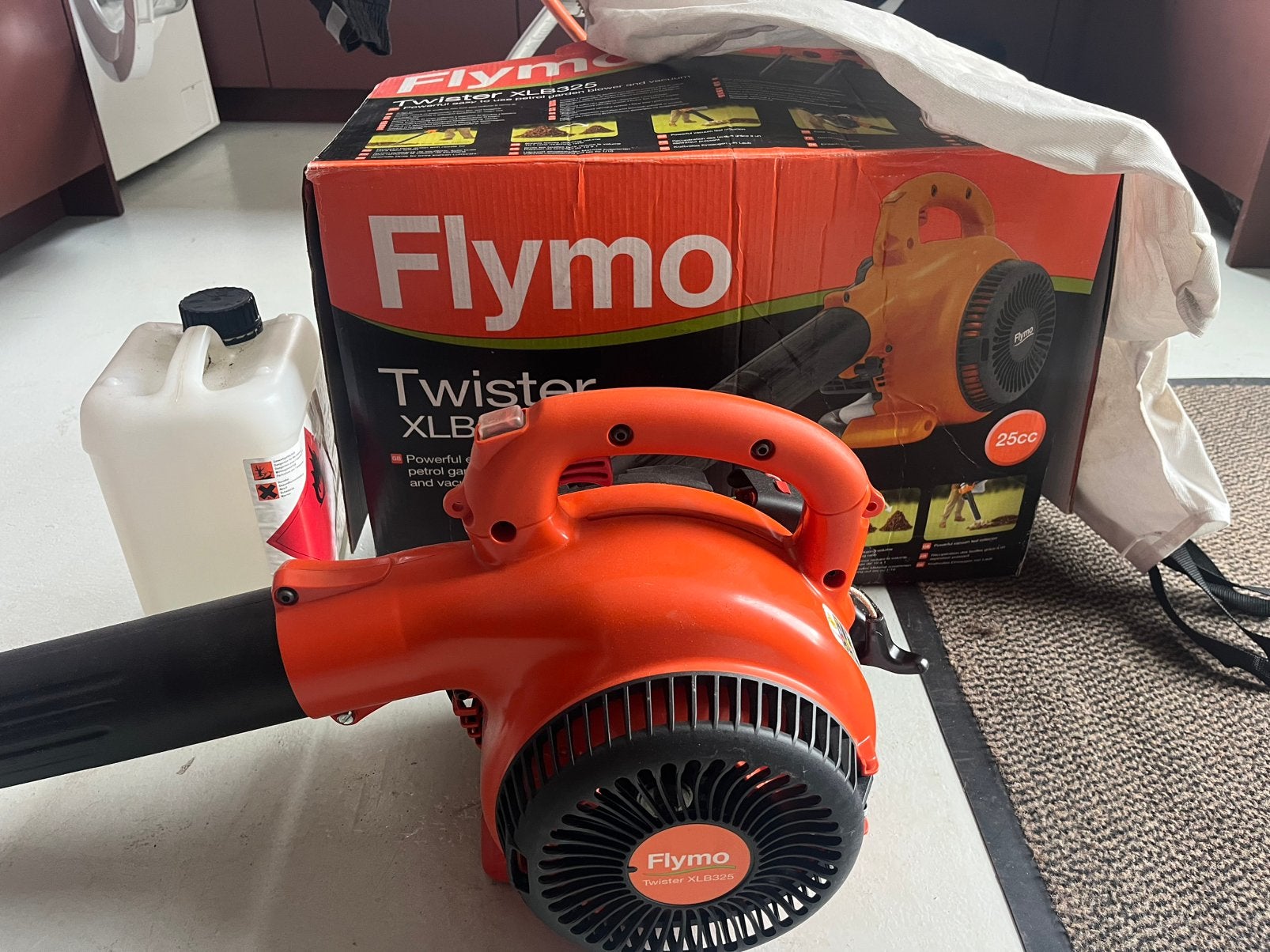 Flymo twister XLB325 bladblazer, Tuin en Terras, Ophalen, Benzine, Met opvangzak, Handgedragen