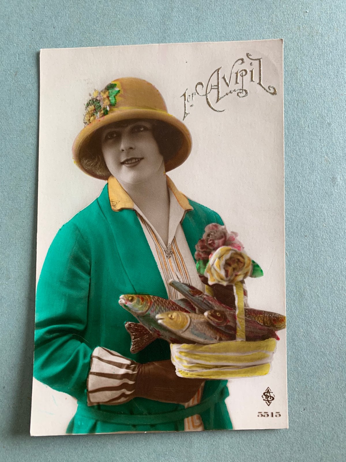 1925 1er Avril - dame met mandje vis, Ophalen of Verzenden, 1920 tot 1940, Gelopen, Feest(dag)