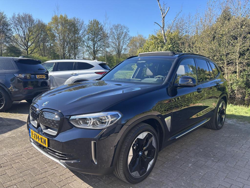 BMW iX3 High Executive 80 kWh | orig NL Auto | Panoramdak |, Automaat, 34 min, Gebruikt, Zwart