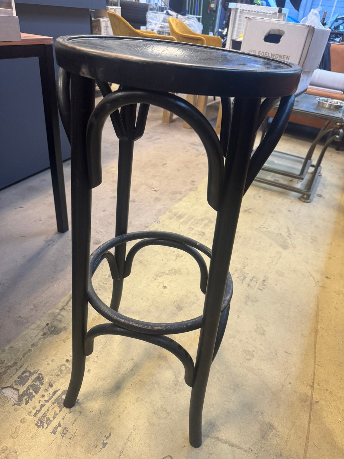 Barkruk zwart thonet, Huis en Inrichting, Ophalen, Met voetsteun, 60 tot 90 cm, Hout
