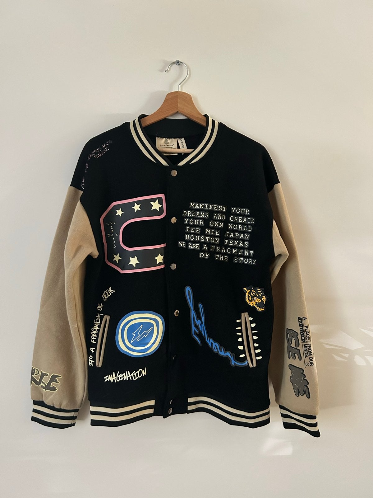 Travis Scott X Fragment Kopie Baseball Jack L, Ophalen of Verzenden, Zo goed als nieuw, Maat 52/54 (L), Zwart